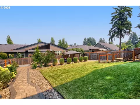 Exterior - 38475 Maple St, Sandy, OR 97055 photo 3 of 6