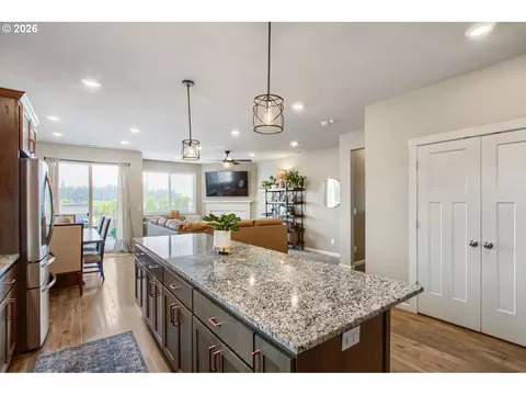 Kitchen - 38475 Maple St, Sandy, OR 97055 photo 3 of 3