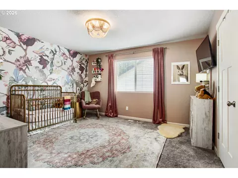 Bedroom - 38475 Maple St, Sandy, OR 97055 photo 3 of 4