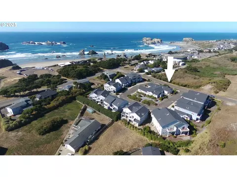 1312 Village Loop, Bandon, OR 97411