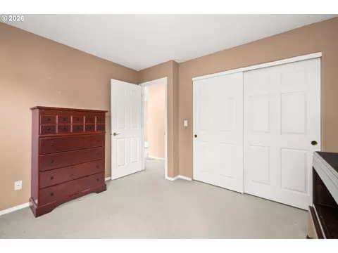 Bedroom - 4233 SW 28th Ct, Gresham, OR 97080 photo 3 of 4