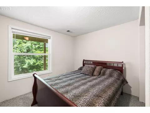 Bedroom - 4233 SW 28th Ct, Gresham, OR 97080 photo 4 of 4