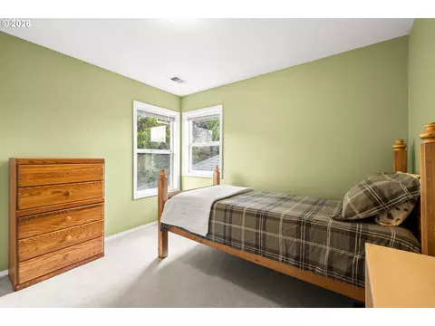 Bedroom - 4233 SW 28th Ct, Gresham, OR 97080 photo 2 of 4