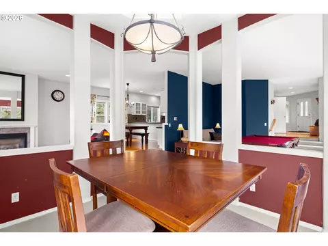 Dining - 4233 SW 28th Ct, Gresham, OR 97080 photo 2 of 2