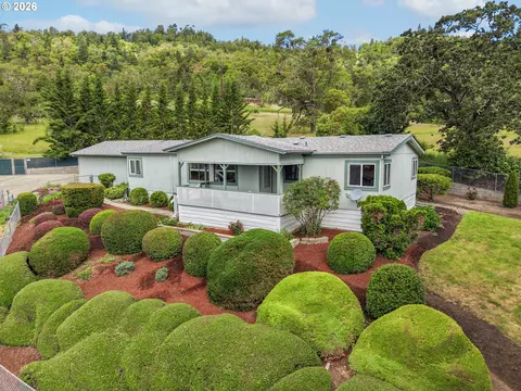 199 NW Cordelia Ct, Roseburg, OR 97471