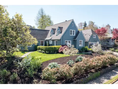 2121 High St, Salem, OR 97302