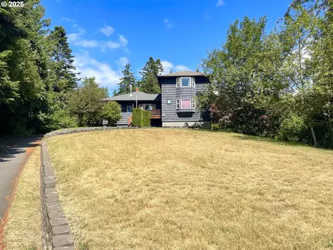 200 S Adams St, Coquille, OR 97423