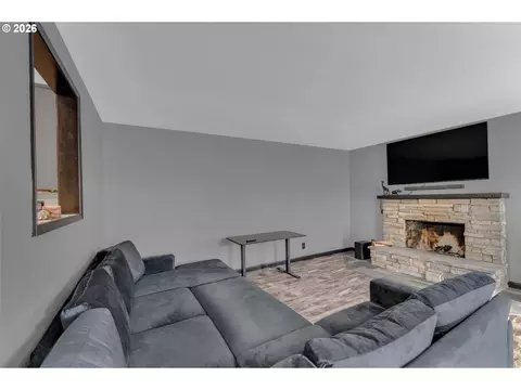 Living - 1735 Rainbow Dr, Springfield, OR 97477 photo 1 of 4