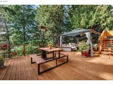 Exterior - 1460 Cornell Ave, Gladstone, OR 97027 photo 7 of 11