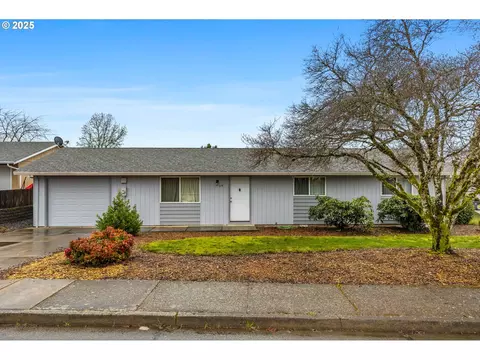 215 NE Fern Ave, Dallas, OR 97338
