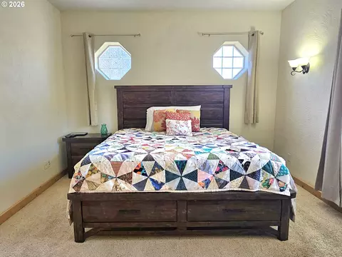 Bedroom - 3510 NE King Pl, Pendleton, OR 97801 photo 1 of 6