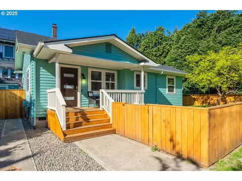 1829 SE Washington St, Portland, OR 97214