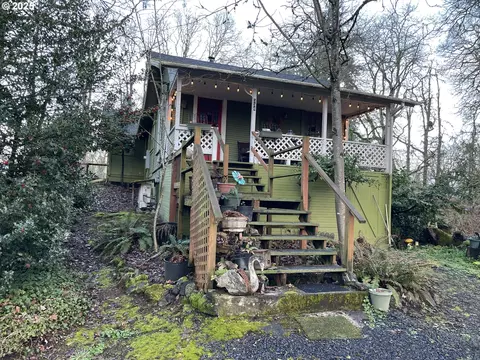 334 S 6th St, Saint Helens, OR 97051