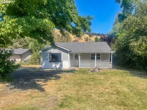 624 Tipton Rd, Roseburg, OR 97471