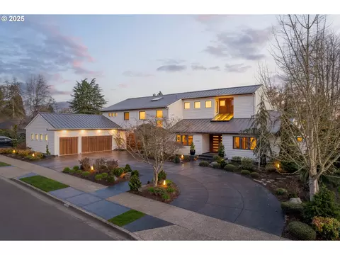 2150 Greenview St, Eugene, OR 97401