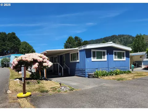 16131 W Hoffeldt Ln #27, Brookings, OR 97415