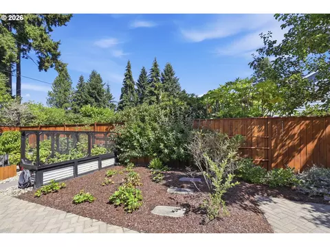 Exterior - 3622 Stark St, Eugene, OR 97404 photo 9 of 9