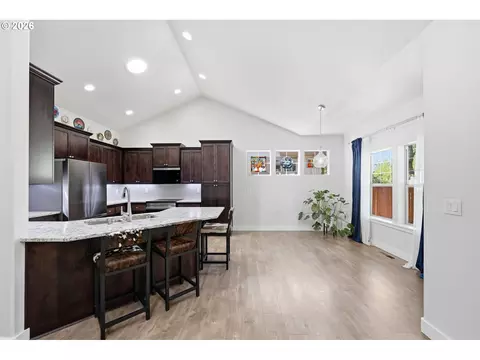 Kitchen - 3622 Stark St, Eugene, OR 97404 photo 2 of 4