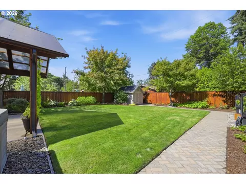 Exterior - 3622 Stark St, Eugene, OR 97404 photo 5 of 9