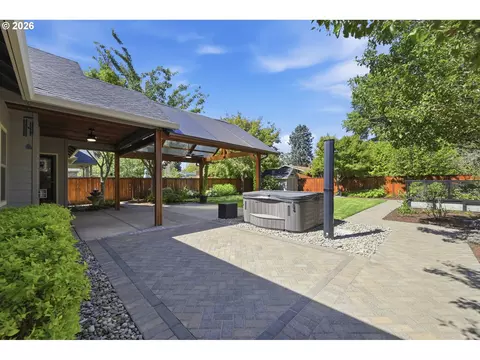 Exterior - 3622 Stark St, Eugene, OR 97404 photo 3 of 9