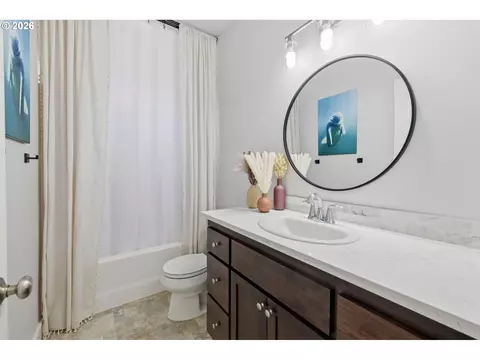 Bath - 3622 Stark St, Eugene, OR 97404 photo 2 of 2