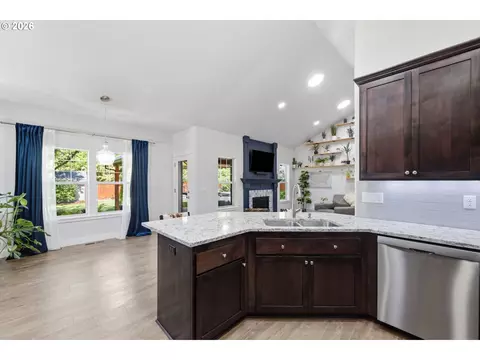 Kitchen - 3622 Stark St, Eugene, OR 97404 photo 4 of 4