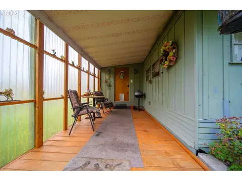 1900 Rowe St, Reedsport, OR 97467