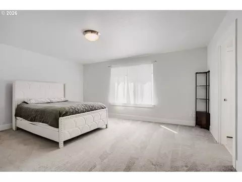 Bedroom - 652 SW 49th Dr, Gresham, OR 97080 photo 2 of 5