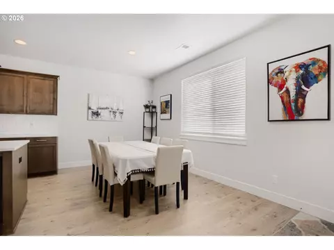 Dining - 652 SW 49th Dr, Gresham, OR 97080 photo 1 of 1