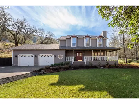 762 San Souci Dr, Roseburg, OR 97471