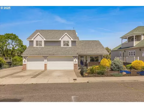 1825 Minnesota St, The Dalles, OR 97058