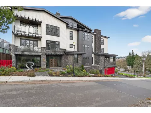 21 D Ave #2, Lake Oswego, OR 97034
