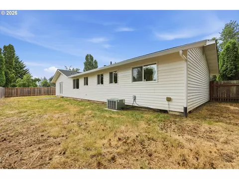 Exterior - 1543 NE 16th Way, Gresham, OR 97030 photo 6 of 7