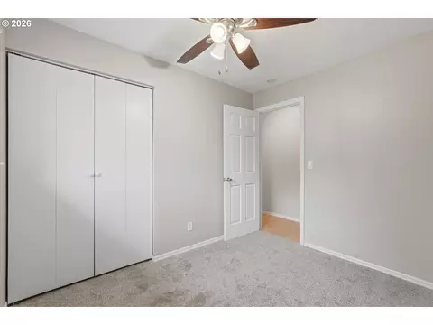 Bedroom - 1543 NE 16th Way, Gresham, OR 97030 photo 2 of 6