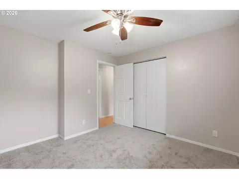 Bedroom - 1543 NE 16th Way, Gresham, OR 97030 photo 6 of 6