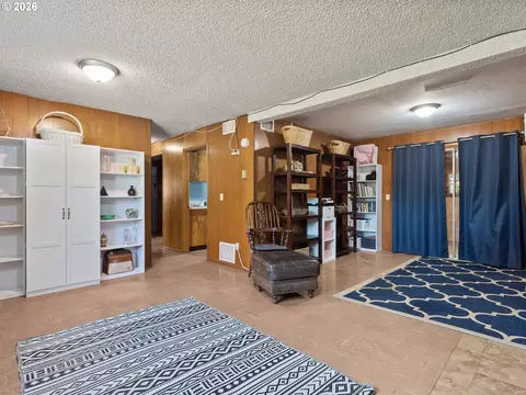 1801 E Laurel Dr, Newberg, OR 97132 photo 29