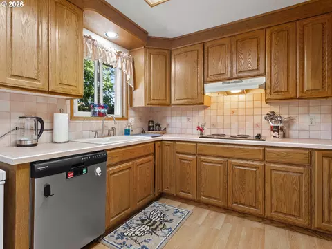 1801 E Laurel Dr, Newberg, OR 97132 photo 15