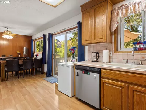 1801 E Laurel Dr, Newberg, OR 97132 photo 16