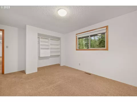 Bedroom - 28198 Briggs Hill Rd, Eugene, OR 97405 photo 5 of 5