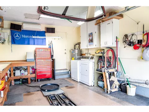 Other - 3430 E St, Springfield, OR 97478 photo 11 of 13