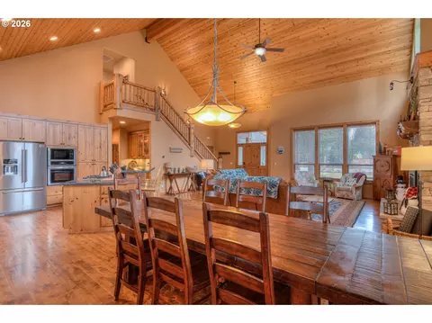Dining - 56340 Solar Dr, Bend, OR 97707 photo 2 of 2