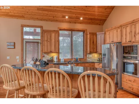 Kitchen - 56340 Solar Dr, Bend, OR 97707 photo 1 of 3