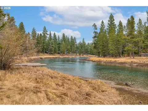 View/Area - 56340 Solar Dr, Bend, OR 97707 photo 2 of 3