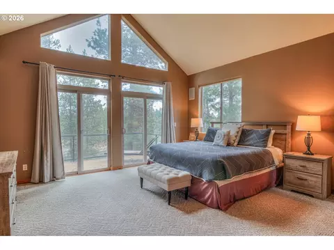 Bedroom - 56340 Solar Dr, Bend, OR 97707 photo 3 of 9