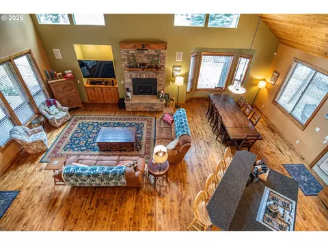 Living - 56340 Solar Dr, Bend, OR 97707 photo 5 of 5
