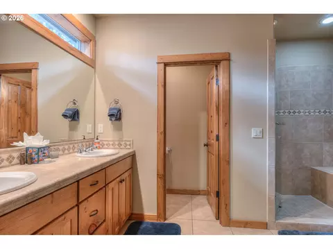 Bath - 56340 Solar Dr, Bend, OR 97707 photo 2 of 5