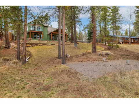 Exterior - 56340 Solar Dr, Bend, OR 97707 photo 2 of 8
