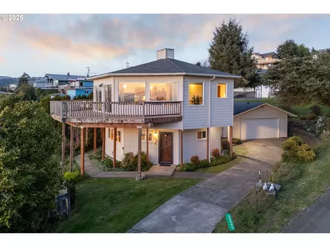 35590 Upper Loop Rd, Pacific City, OR 97135