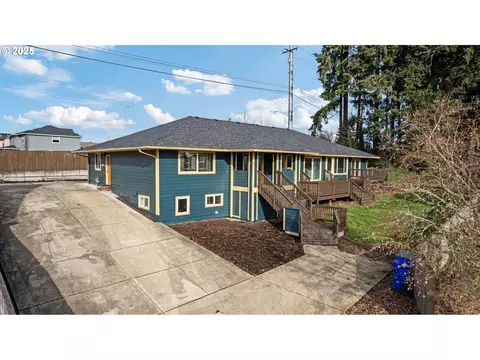 5901 SE Snowberry Ct, Hillsboro, OR 97123