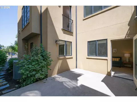 Exterior - 2883 Lord Byron Pl, Eugene, OR 97408 photo 9 of 12